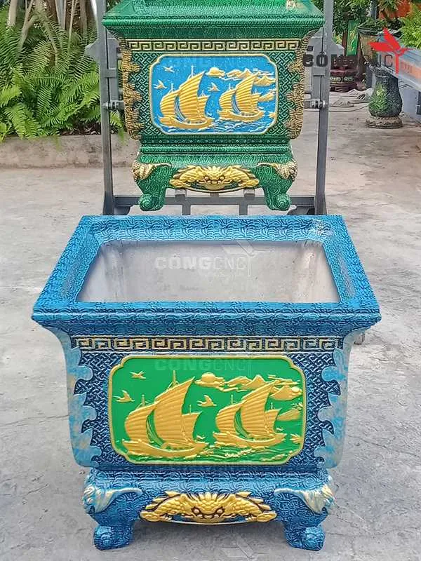 Chậu xi măng vuông 70 chân liền, vật dụng cần thiết cho cách trồng cây ăn quả trong vườn sân thượng.