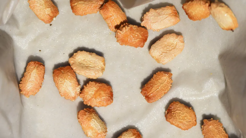 Mua hạt khổ qua đã được chọn lọc để gieo trồng trong khu vườn