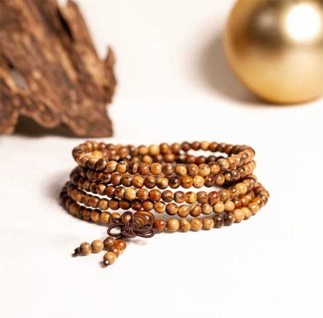 Vòng trầm hương được chế tác từ trầm hương tự nhiên