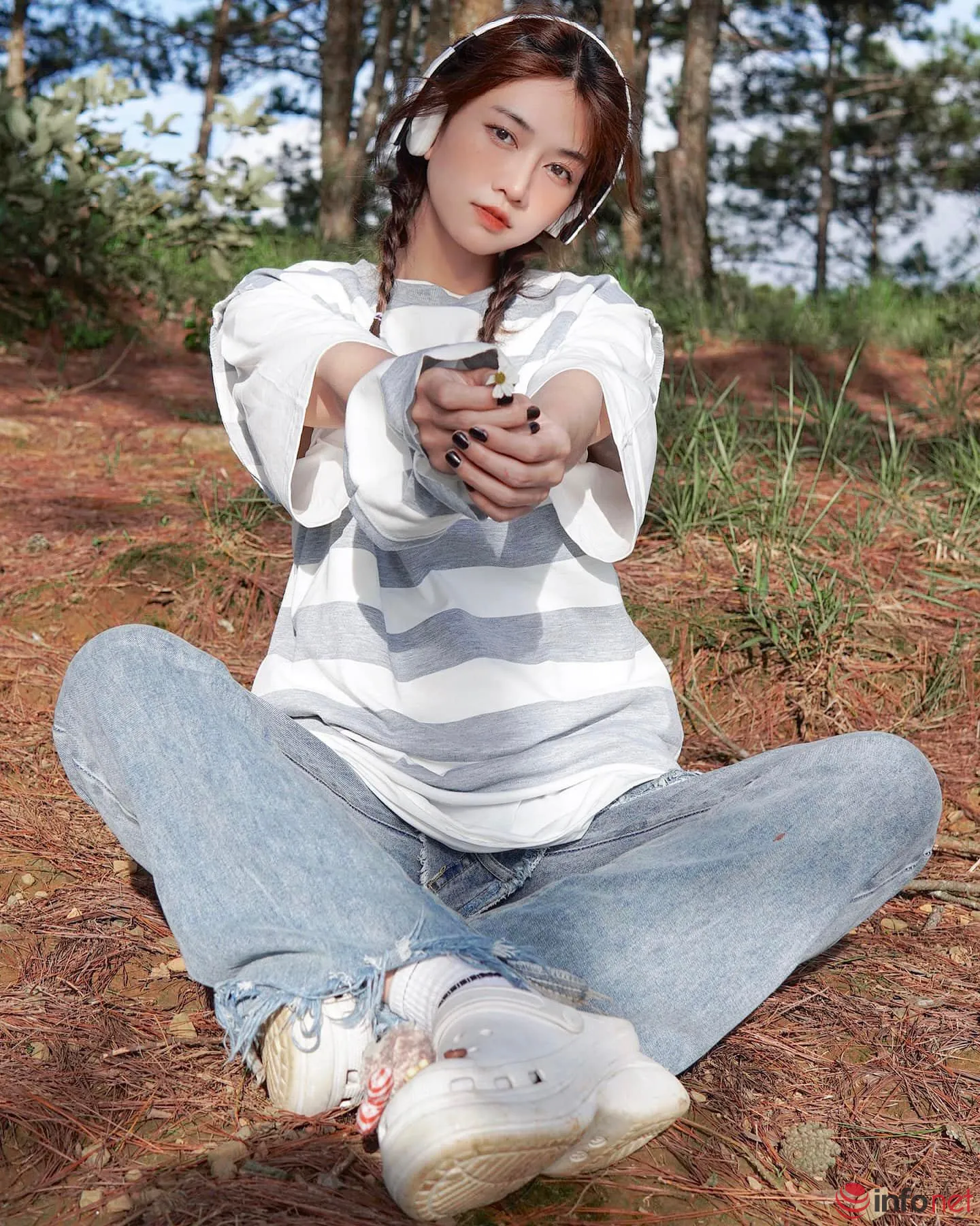 Lê Bống có năng khiếu hội họa và rất yêu động vật. Mới đây, 9X tham gia hoạt động thiện nguyện tại một Trung tâm cứu trợ động vật ở Hà Nội.